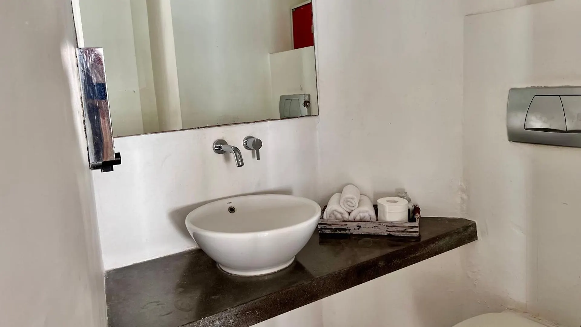 Morabito Art Cliff Villa Uluwatu  אינדונזיה