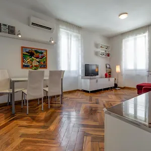 https://lct-fancy-beach-apartment.splithotels.org
